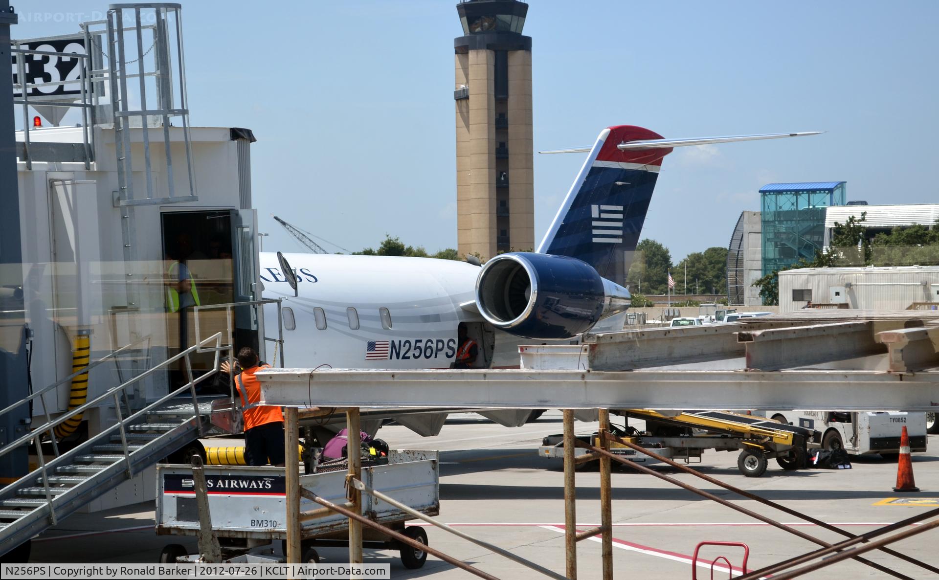 N256PS, 2004 Canadair CL-600-2B19 Regional Jet CRJ-200ER C/N 7937, CLT, NC