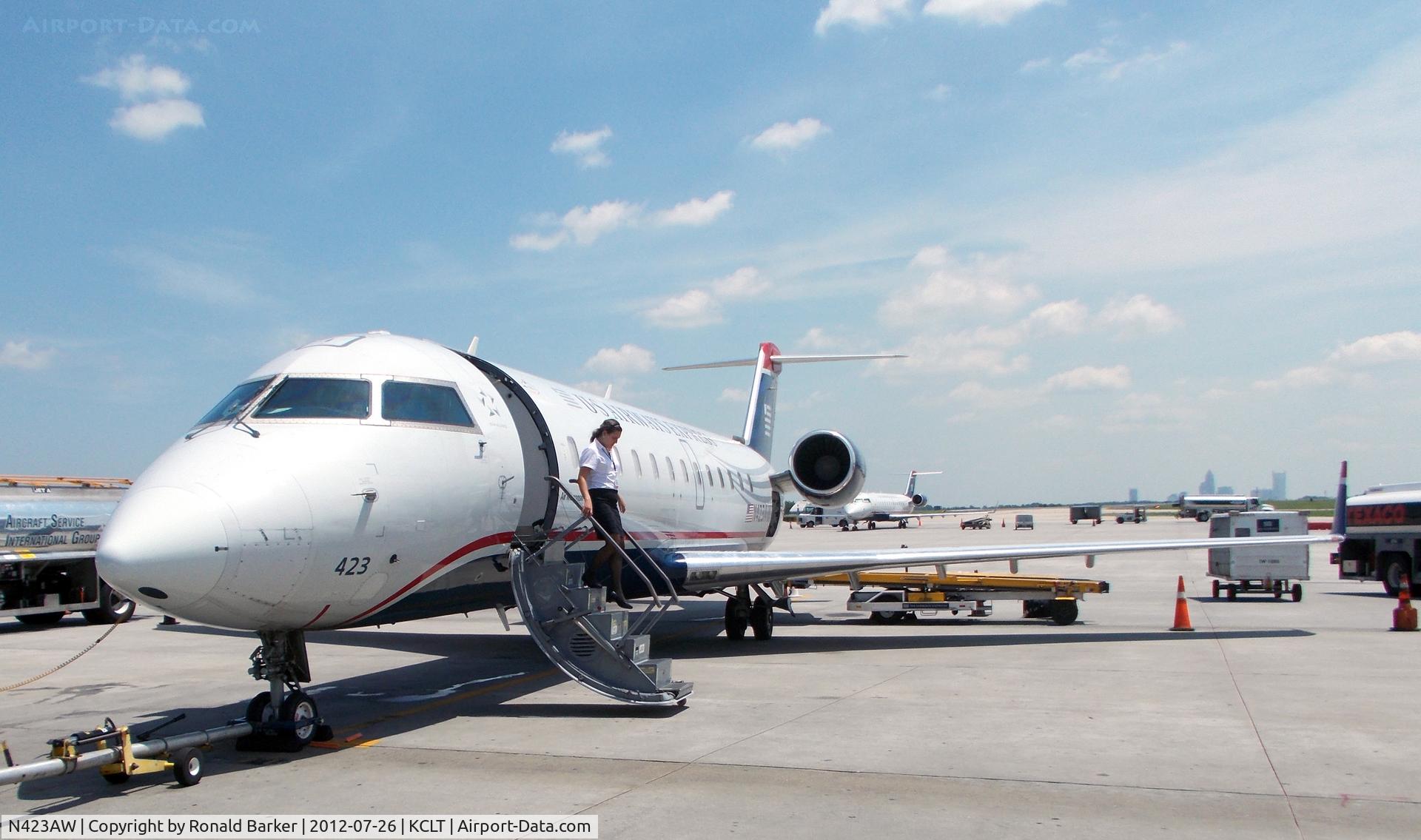 N423AW, 2002 Bombardier CRJ-200LR (CL-600-2B19) C/N 7636, CLT, NC