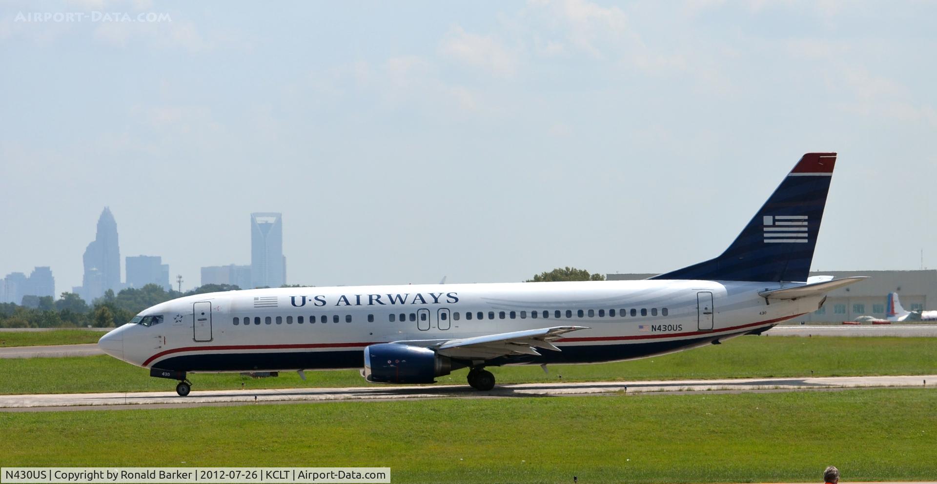 N430US, 1989 Boeing 737-4B7 C/N 24552, Taxi CLT
