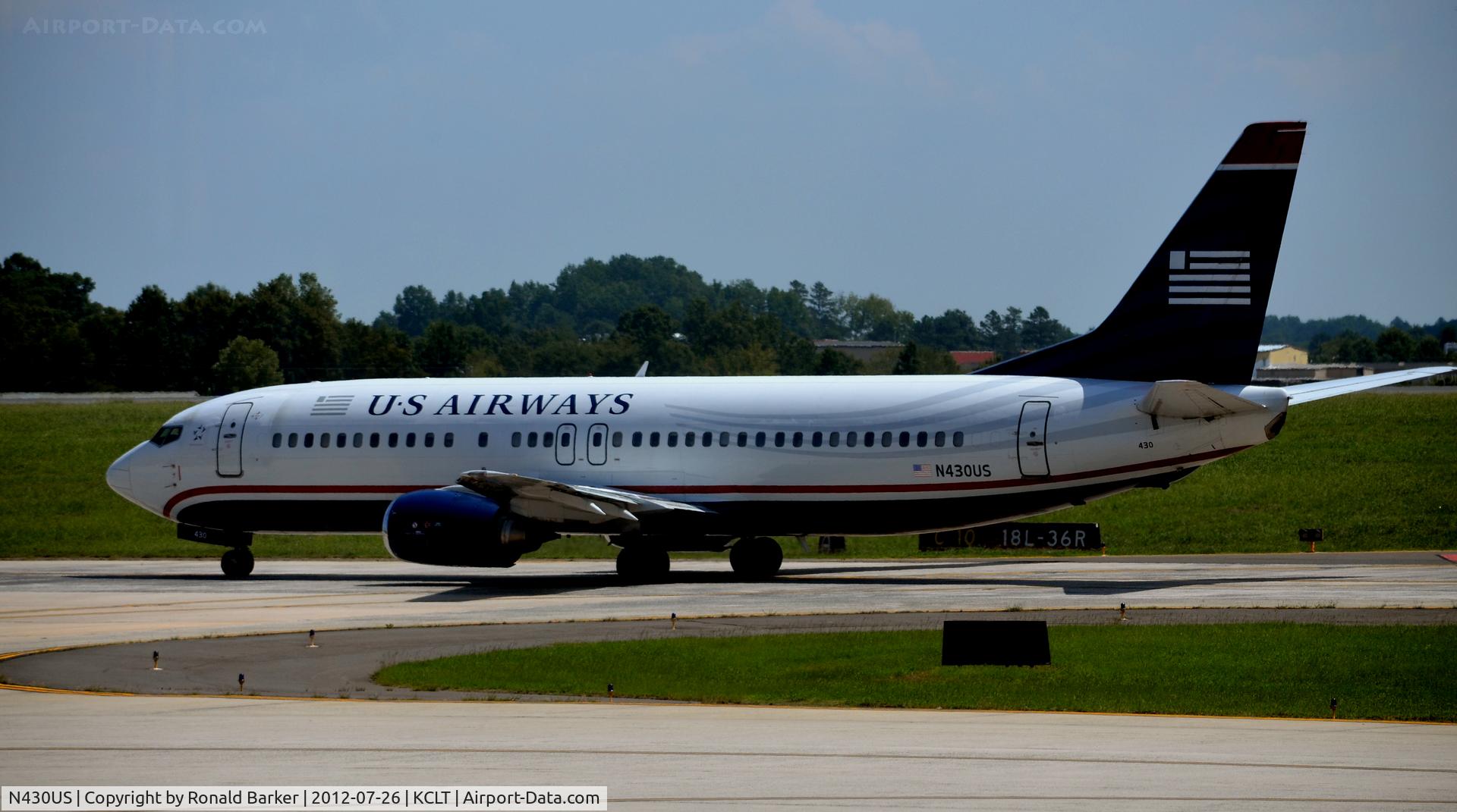 N430US, 1989 Boeing 737-4B7 C/N 24552, Taxi CLT