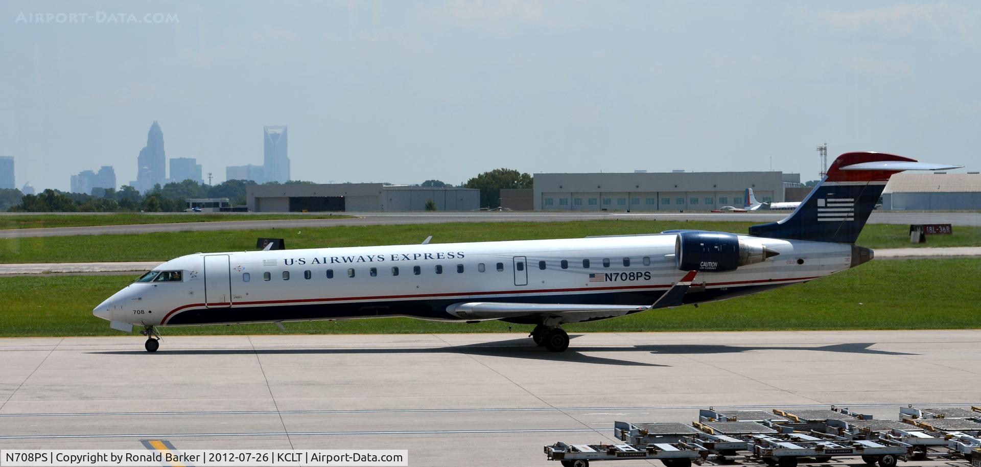 N708PS, 2004 Bombardier CRJ-701 (CL-600-2C10) Regional Jet C/N 10160, Taxi CLT
