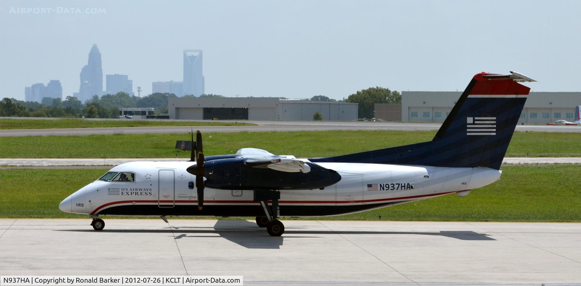 N937HA, Boeing DHC-8-102 C/N 148, Taxi CLT