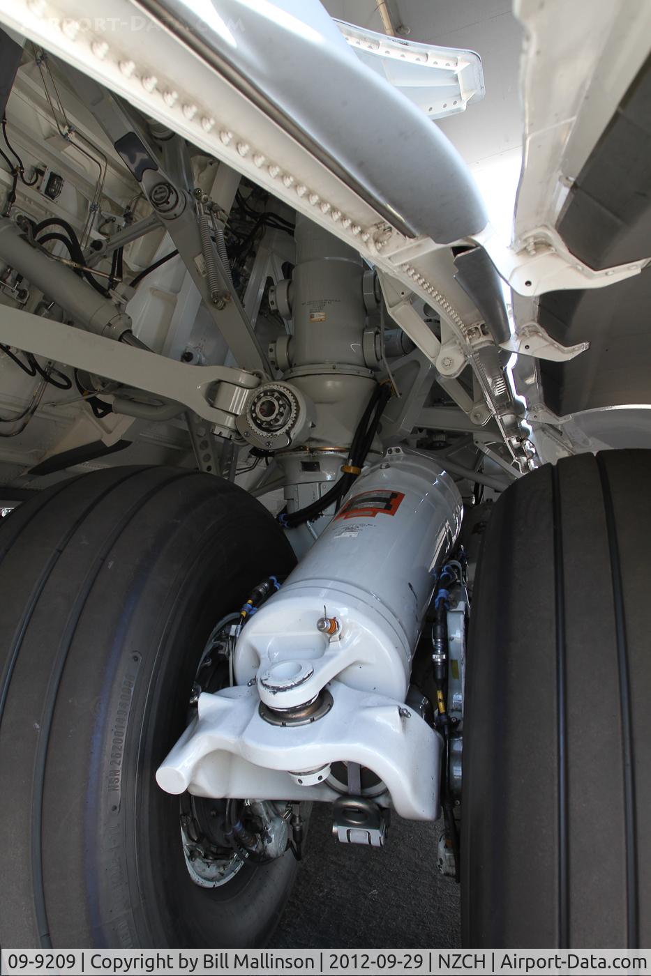 09-9209, 2009 Boeing C-17A Globemaster III C/N P-209, Main gear well