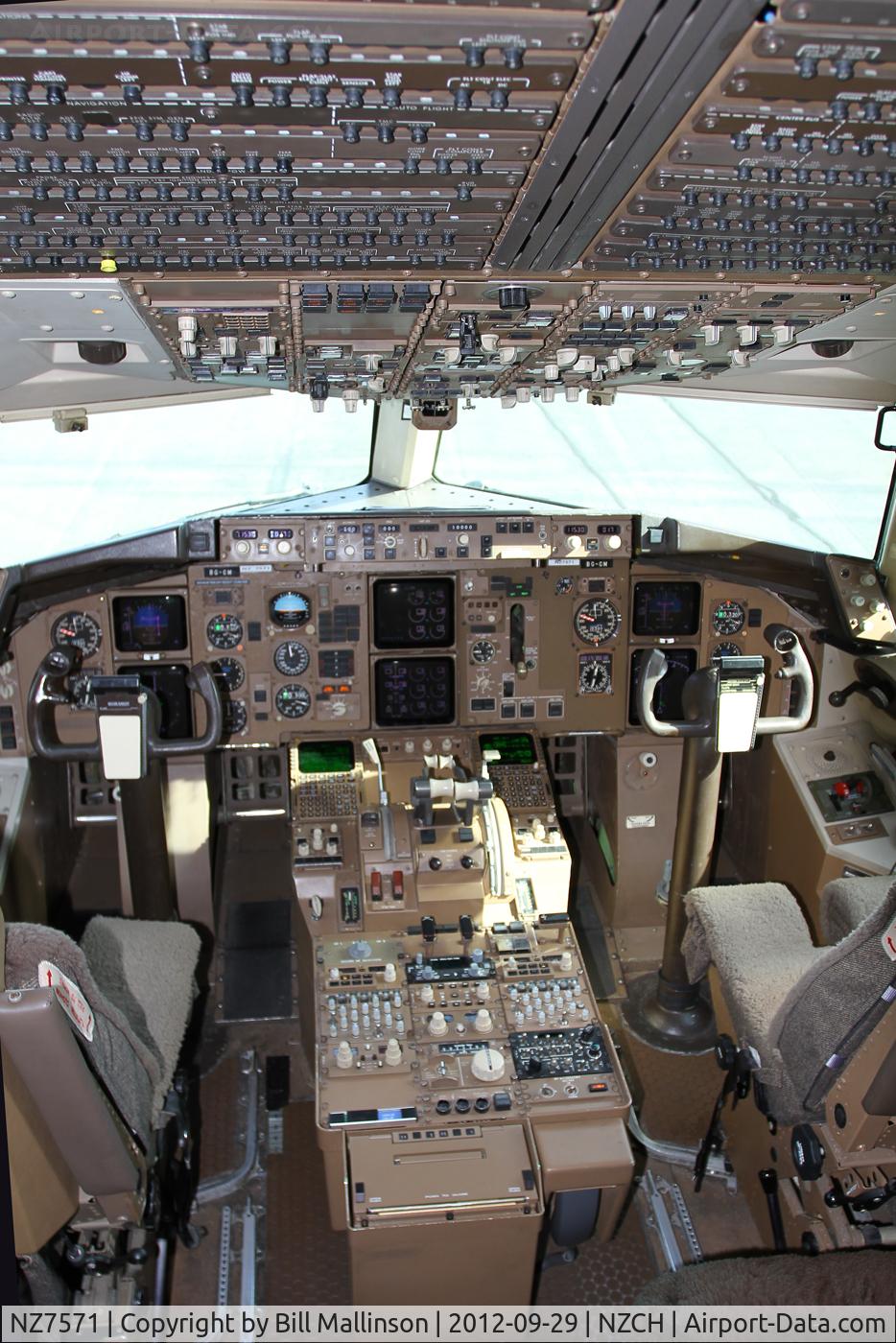 NZ7571, 1992 Boeing 757-2K2 C/N 26633, The Office