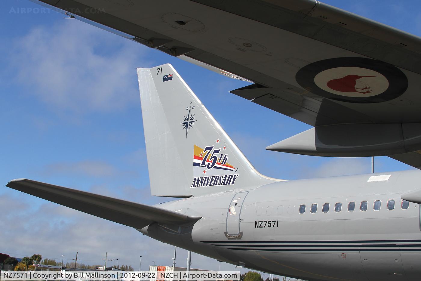 NZ7571, 1992 Boeing 757-2K2 C/N 26633, 75th Anniversary markings