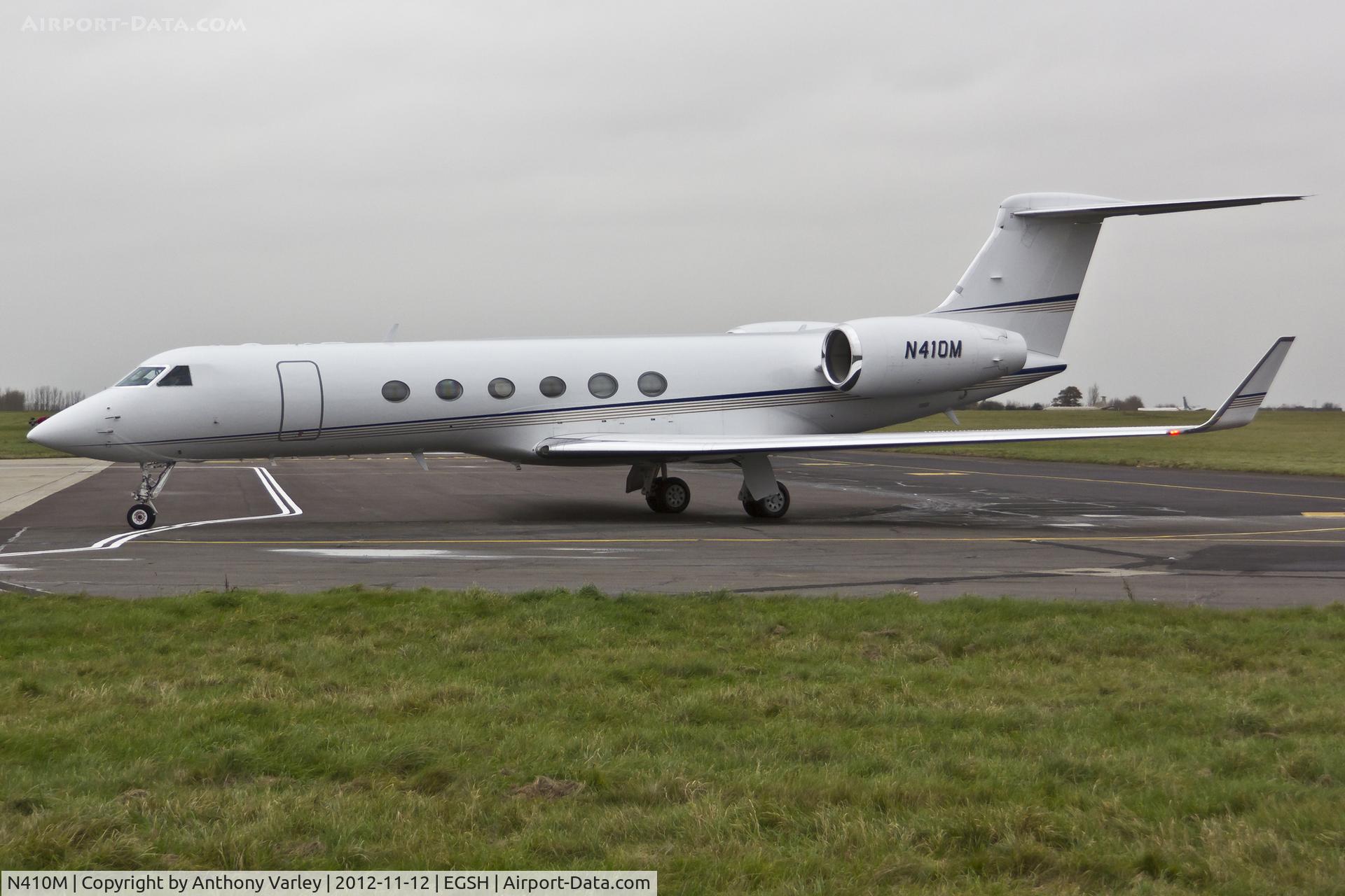 N410M, 1999 Gulfstream Aerospace G-V C/N 575, Arriving at SaxonAir.