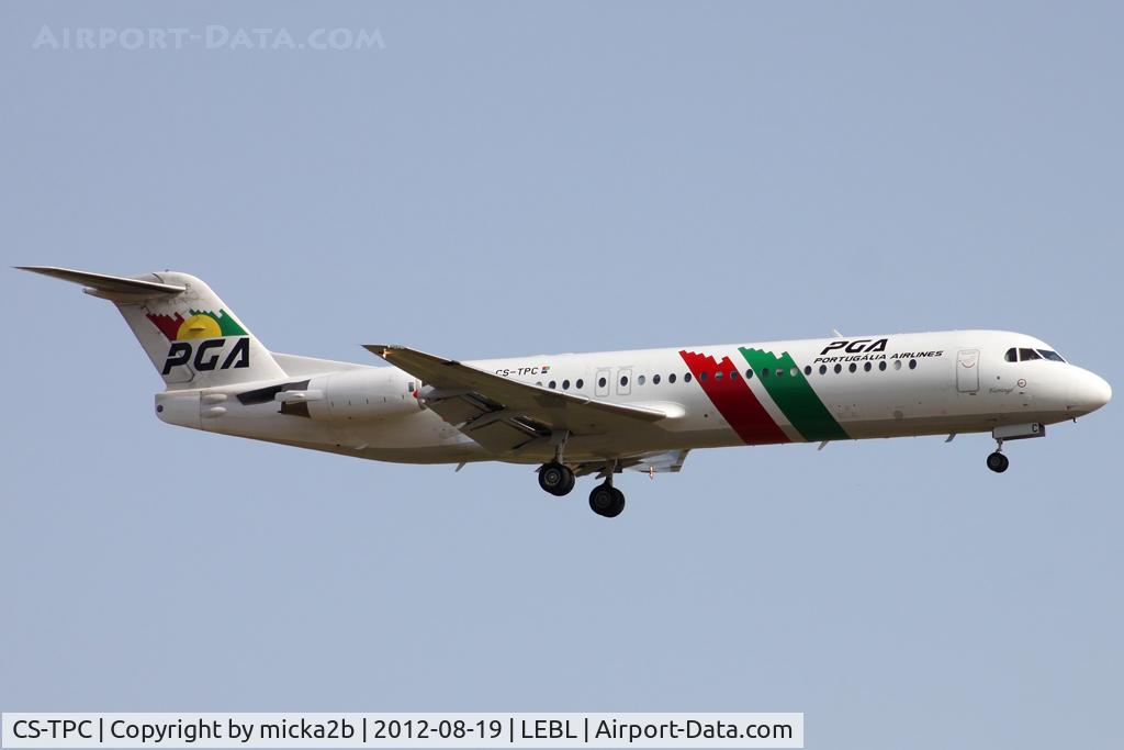 CS-TPC, 1990 Fokker 100 (F-28-0100) C/N 11287, Landing. Scrapped in november 2018.