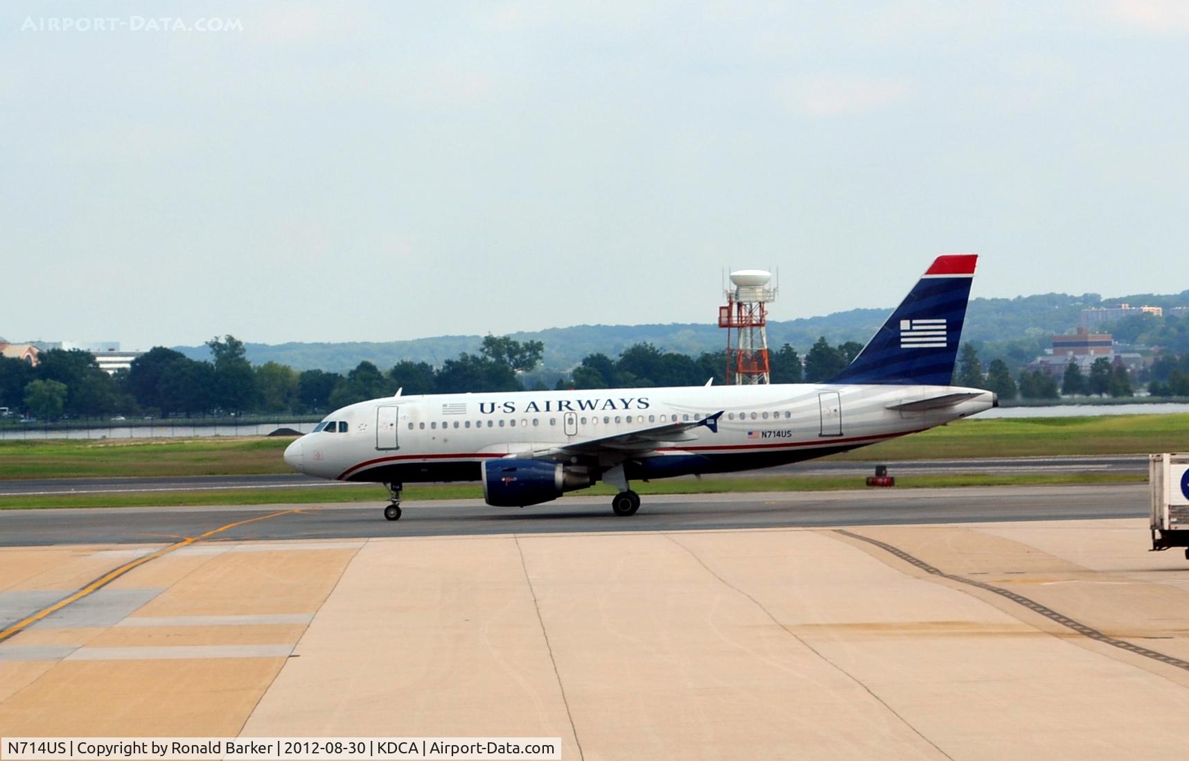 N714US, 1999 Airbus A319-112 C/N 1046, Taxi DCA