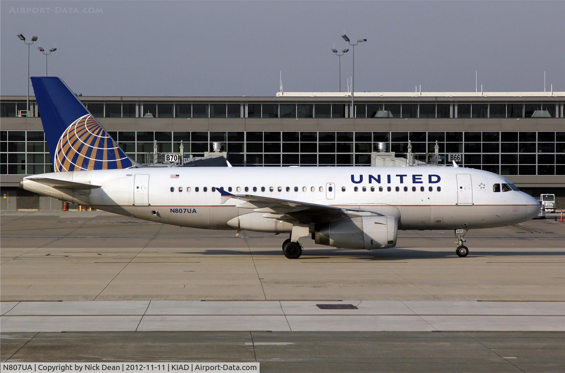 N807UA, 1998 Airbus A319-131 C/N 798, KIAD/IAD