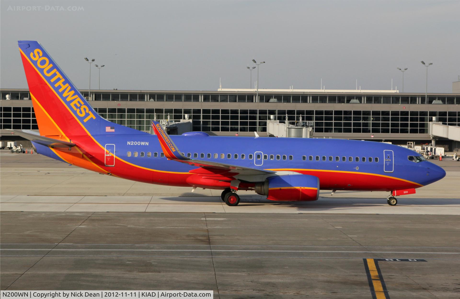 N200WN, 2005 Boeing 737-7H4 C/N 32482, KIAD/IAD