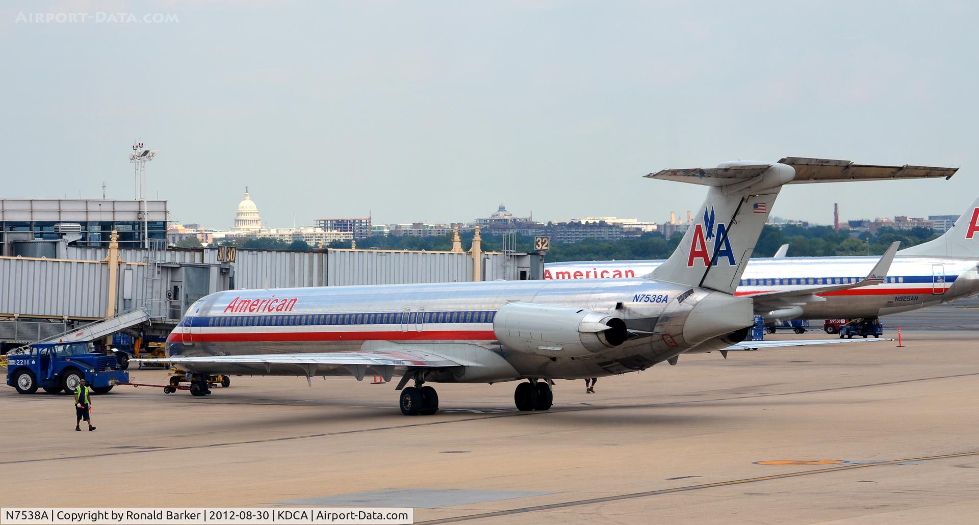 N7538A, 1990 McDonnell Douglas MD-82 (DC-9-82) C/N 49992, Pushback DCA, VA