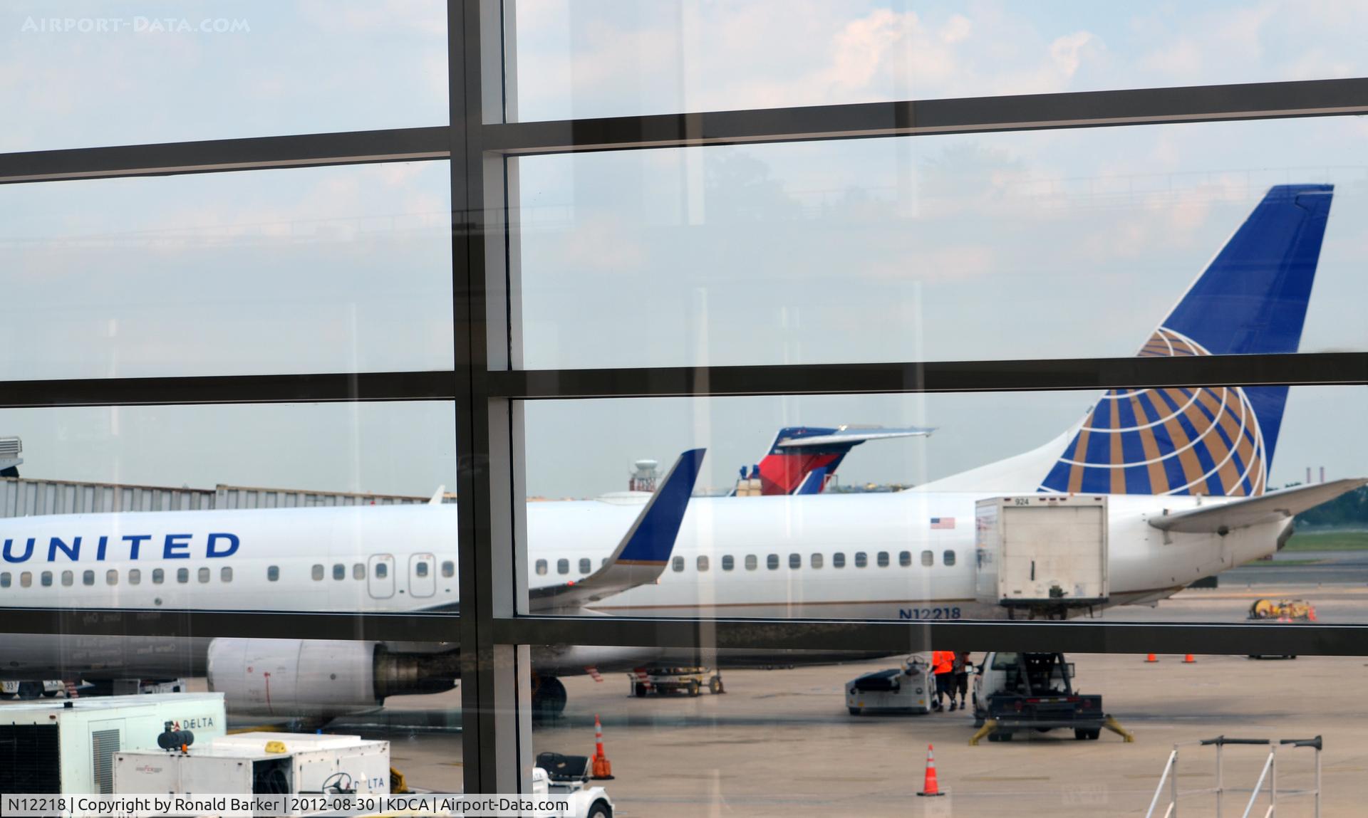 N12218, 1998 Boeing 737-824 C/N 28778, DCA VA