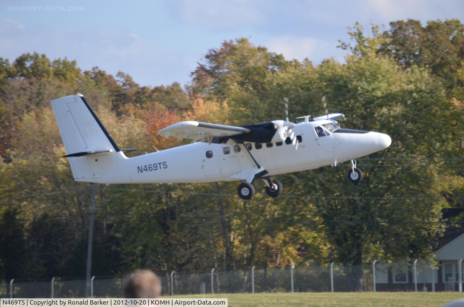N469TS, 1968 De Havilland Canada DHC-6-200 Twin Otter C/N 149, Takeoff Orange