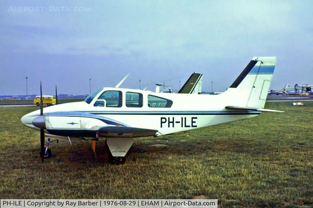 PH-ILE, 1962 Beech 95-A55 Baron C/N TC-220, Beech 95-A55 Baron [TC-220] Schiphol~PH 29/08/1976. Image taken from a slide.