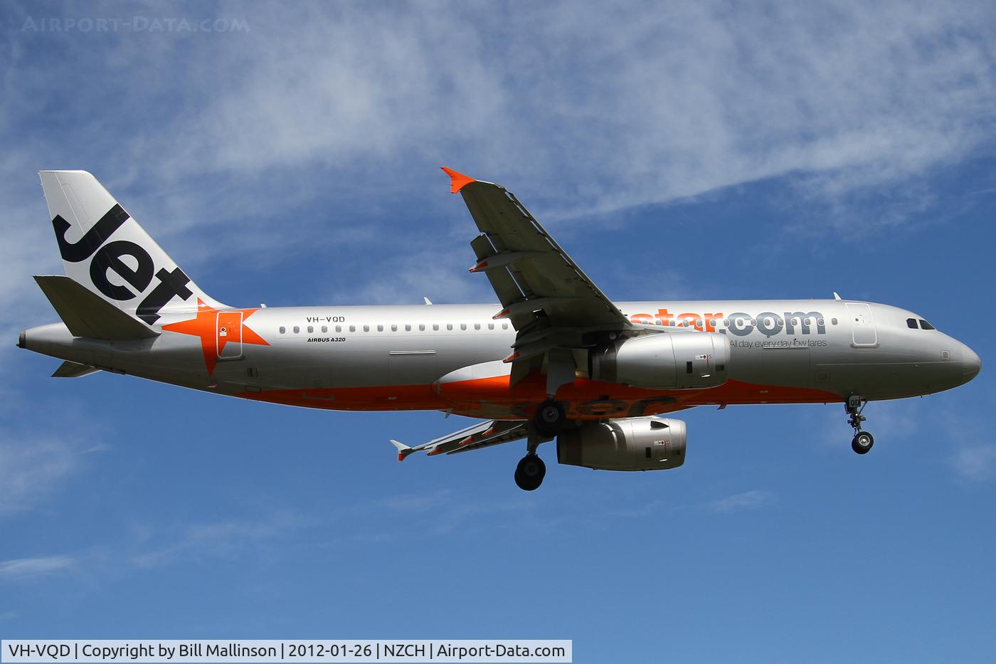 VH-VQD, 2008 Airbus A320-232 C/N 3547, finals to 20
