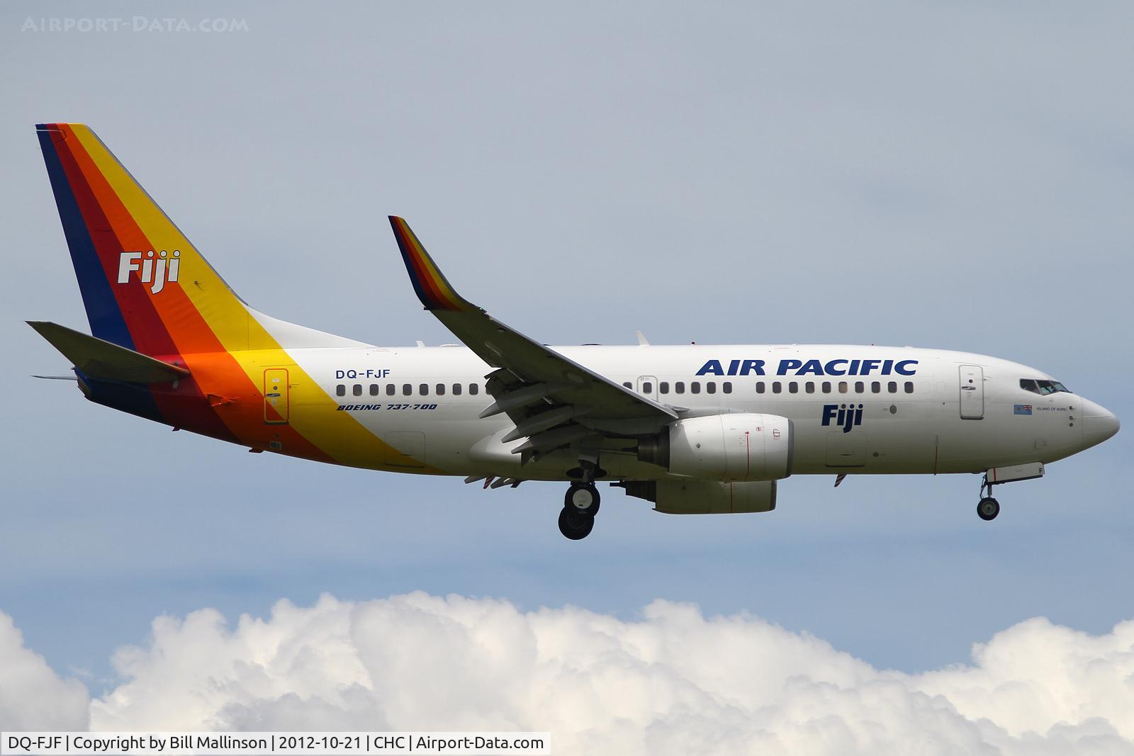 DQ-FJF, 1998 Boeing 737-7X2 C/N 28878, finals to 20