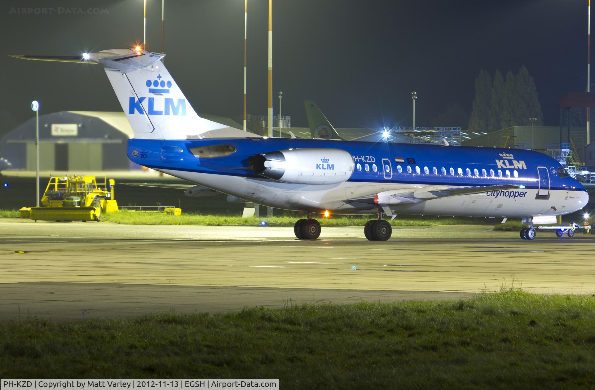 PH-KZD, 1997 Fokker 70 (F-28-0070) C/N 11582, KLM1512,Pushed back from stand 2