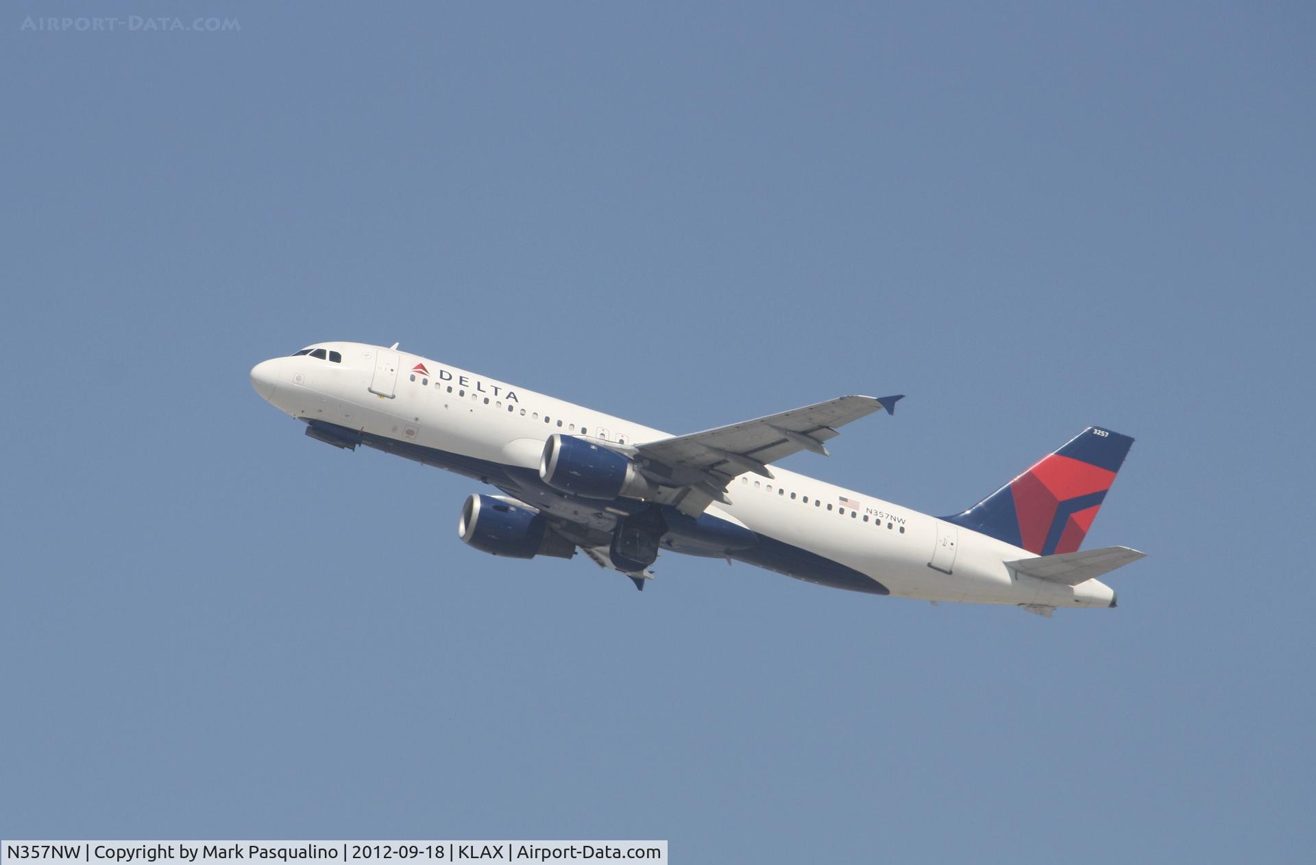 N357NW, 1998 Airbus A320-212 C/N 830, Airbus A320