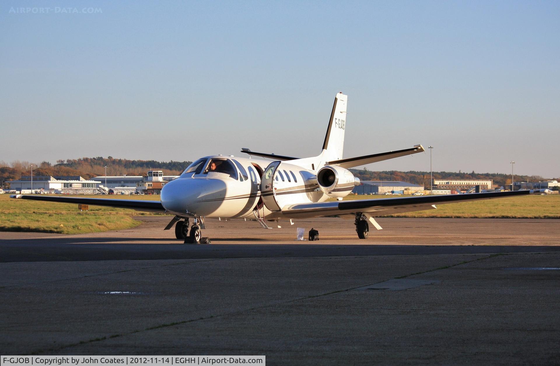 F-GJOB, 1980 Cessna 551 Citation II SP C/N 551-0174, Arriving at Citation Centre.