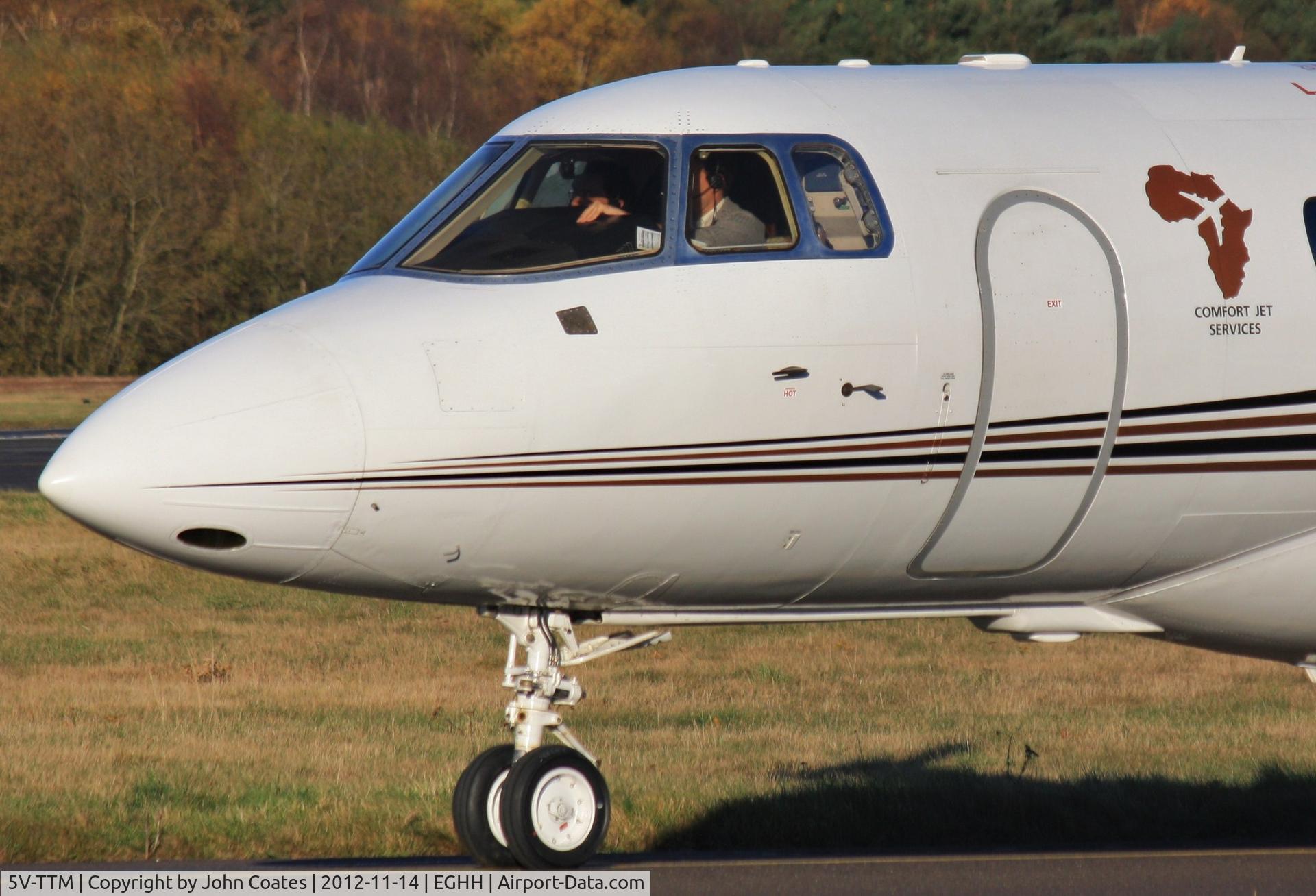 5V-TTM, 2003 Raytheon Hawker 800XP C/N 258632, Quick check of the route maps ! It's a long way to Togo !