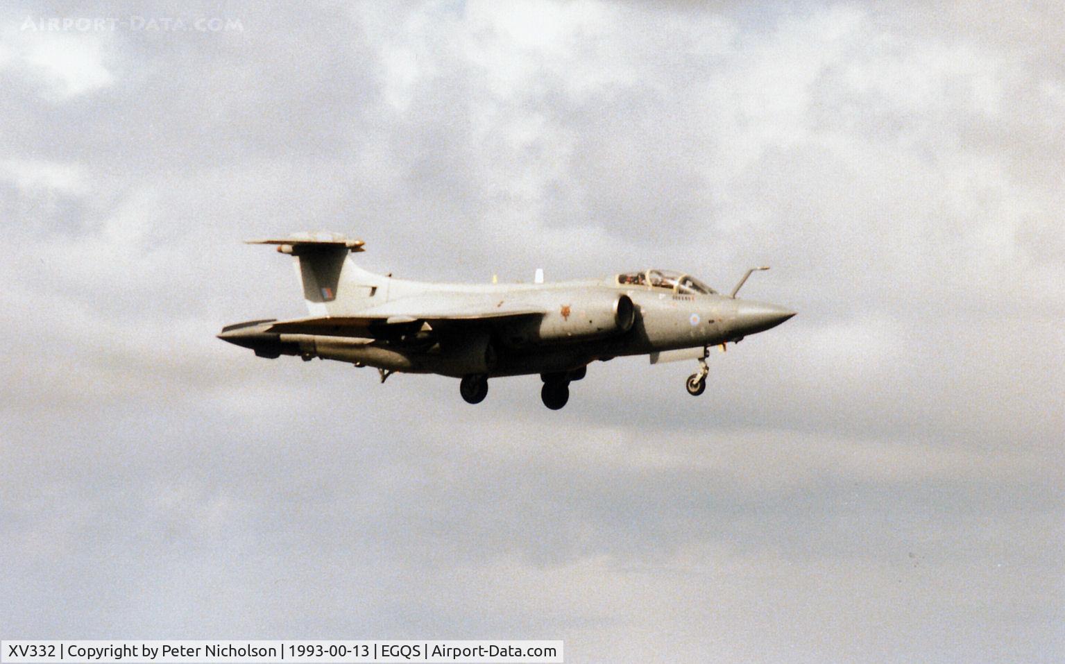 XV332, 1967 Hawker Siddeley Buccaneer S.2B C/N B3-10-66, Buccaneer S.2B of 12 Squadron on final approach to RAF Lossiemouth in September 1993.