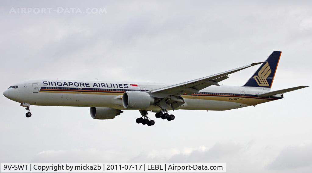 9V-SWT, 2009 Boeing 777-312/ER C/N 34585, Landing