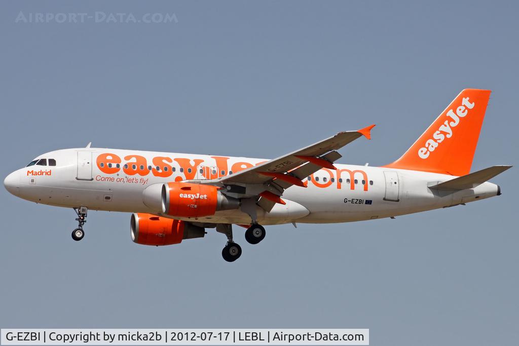 G-EZBI, 2006 Airbus A319-111 C/N 3003, Landing