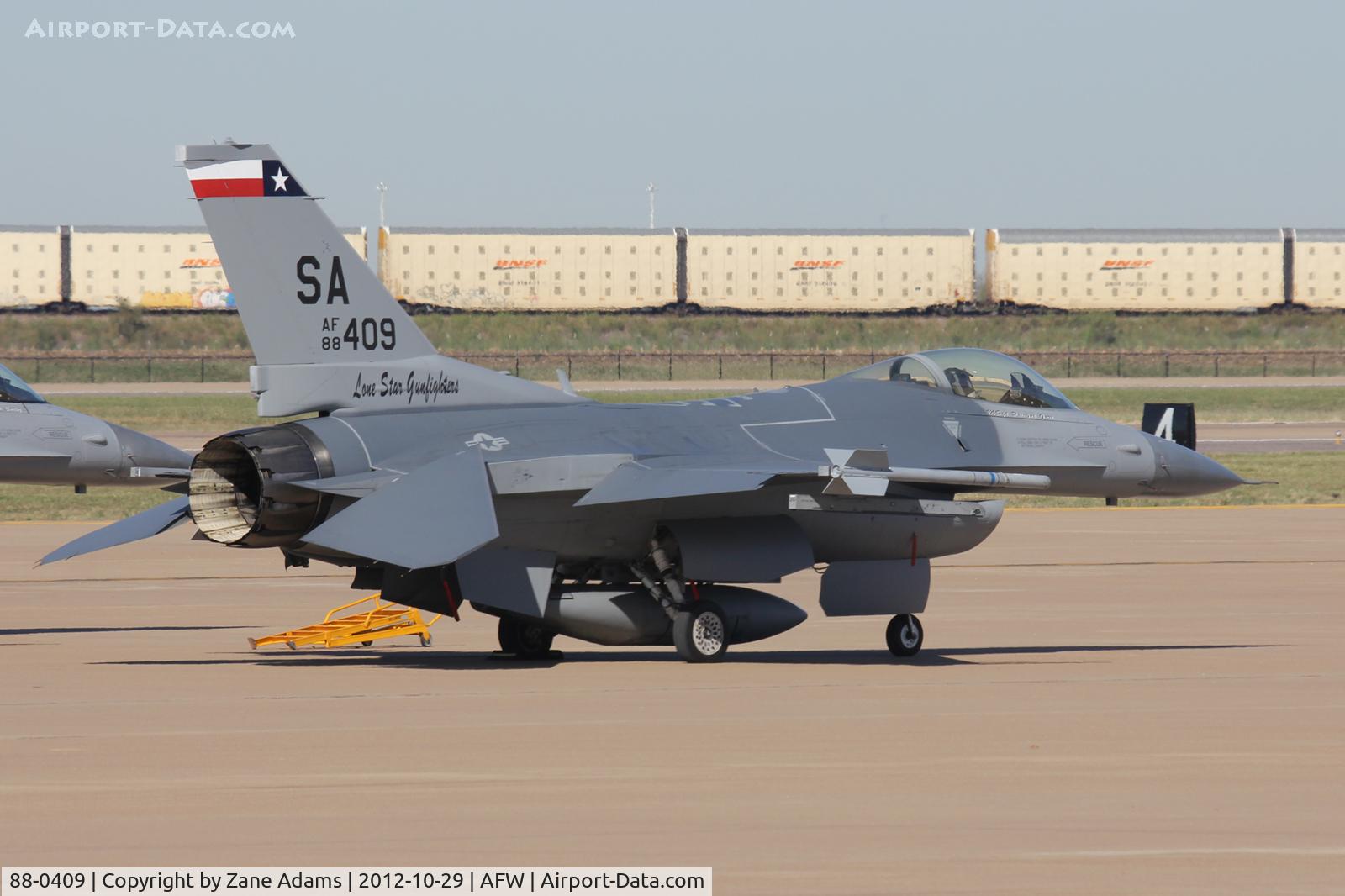 88-0409, 1988 General Dynamics F-16C Fighting Falcon C/N 5C-623, At Alliance Airport - Fort Worth, TX