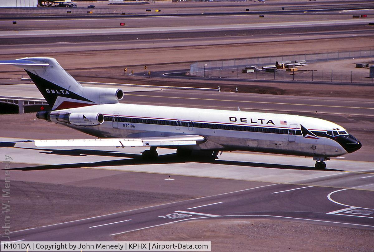 N401DA, 1975 Boeing 727-232 C/N 21145, March 1999 - taxiing out at PHX
