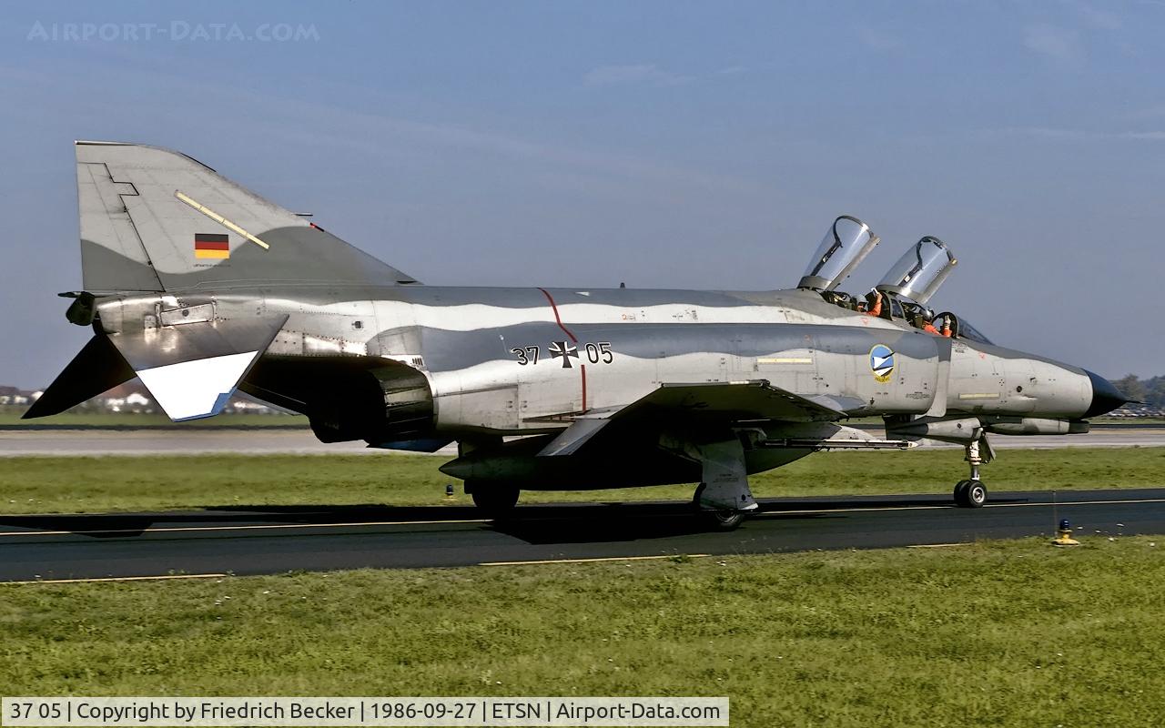 37 05, 1972 McDonnell Douglas F-4F Phantom II C/N 4352, taxying to the flightline at Fliegerhorst Neuburg