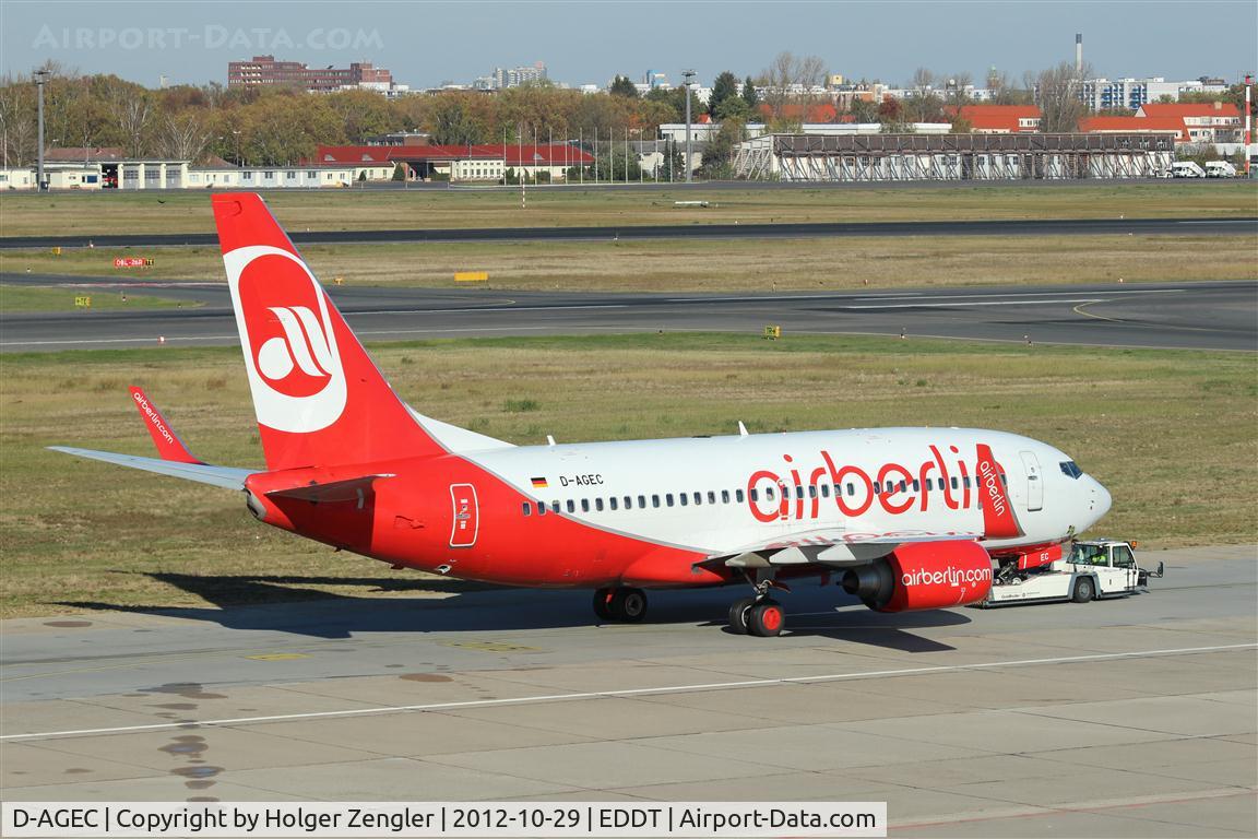 D-AGEC, 2009 Boeing 737-76J C/N 36118, What the hell is that aircraft doing with this little pusher???