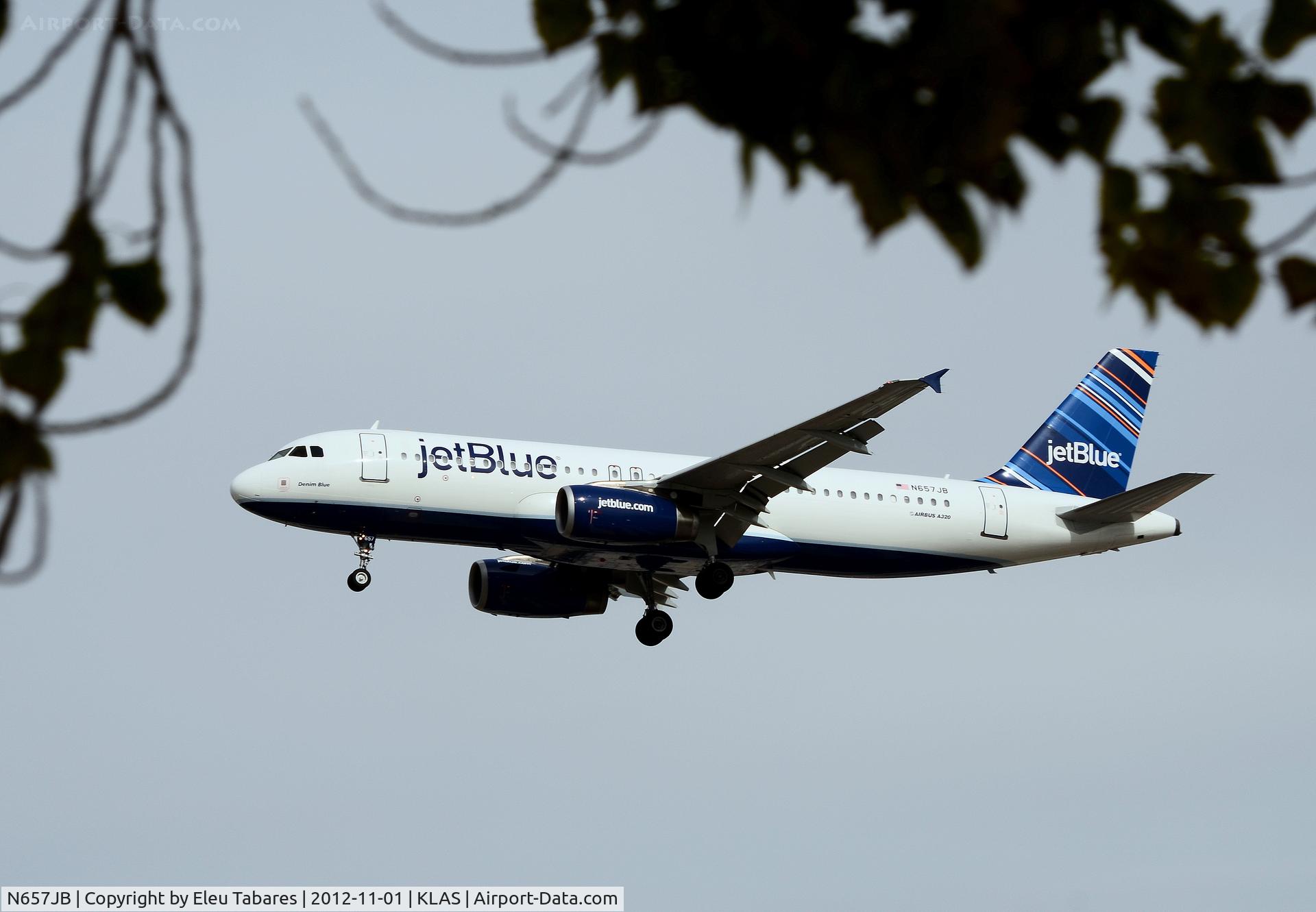 N657JB, 2007 Airbus A320-232 C/N 3119, Taken on final approach to McCarran International Airport.