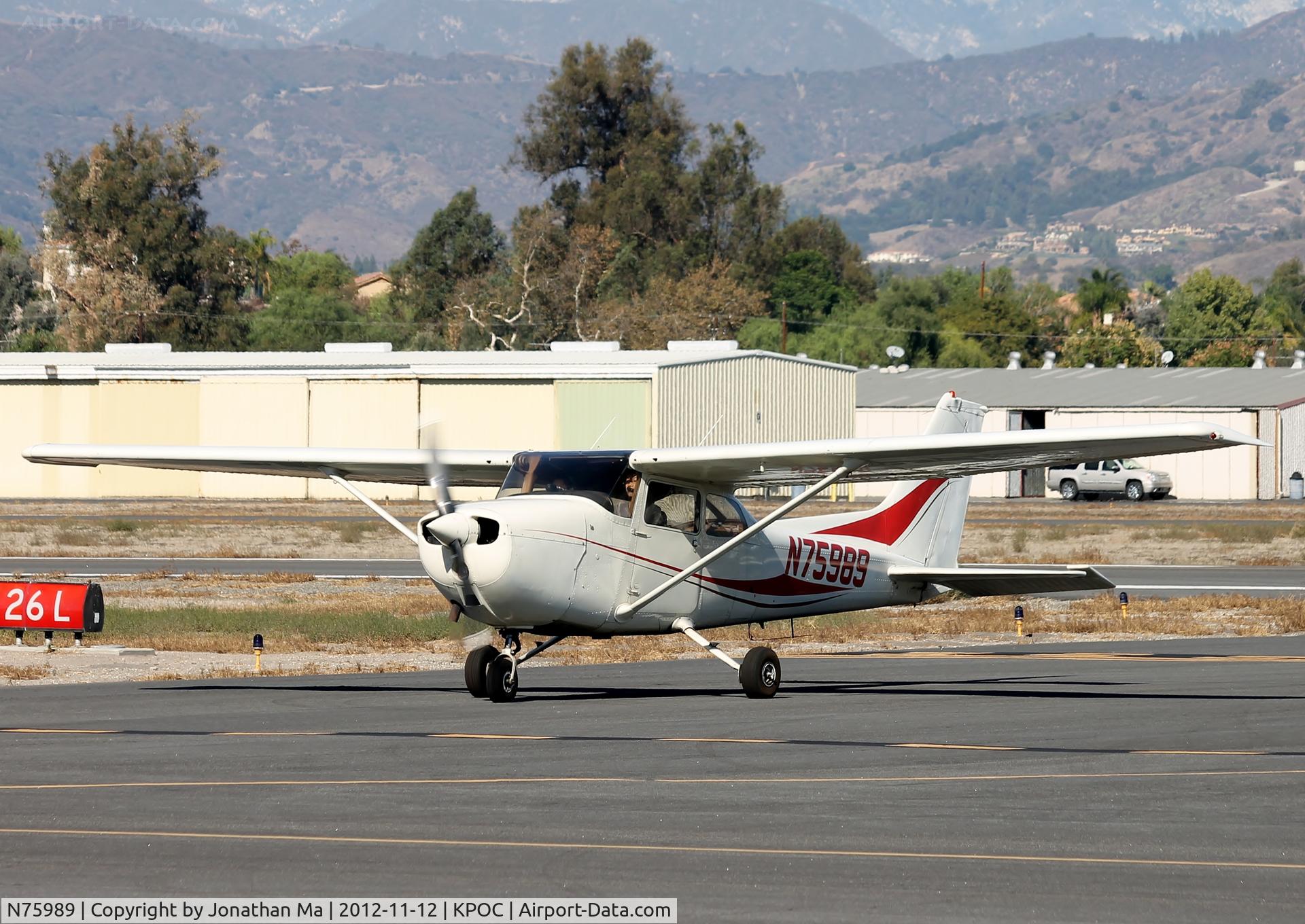 N75989, 1976 Cessna 172N C/N 17268089, Photo taken of me at the controls of 989