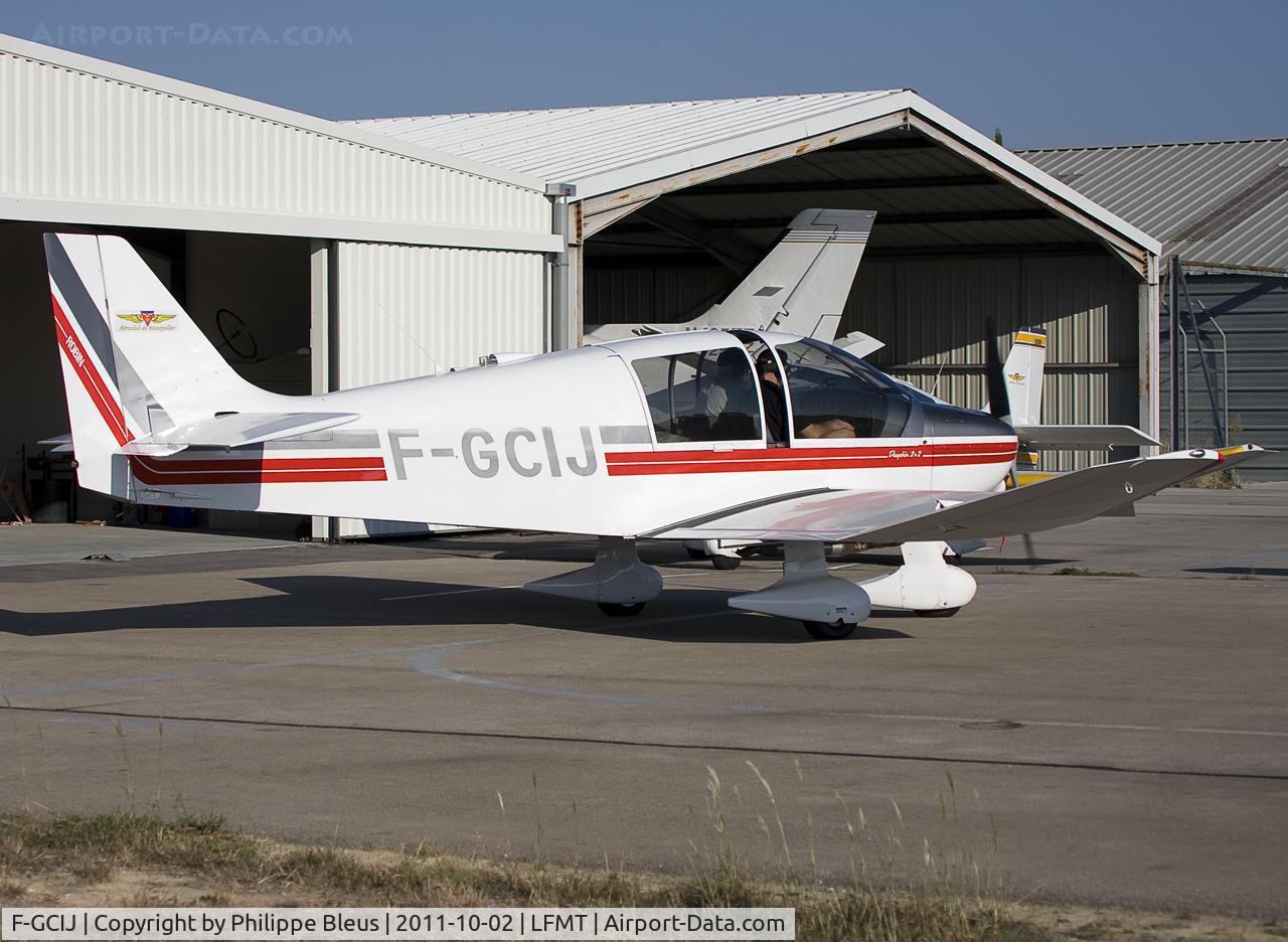 F-GCIJ, Robin DR-400-120 C/N 1456, In front the hangar of the Montpellier Flying Club (Aéroclub de Montpellier).