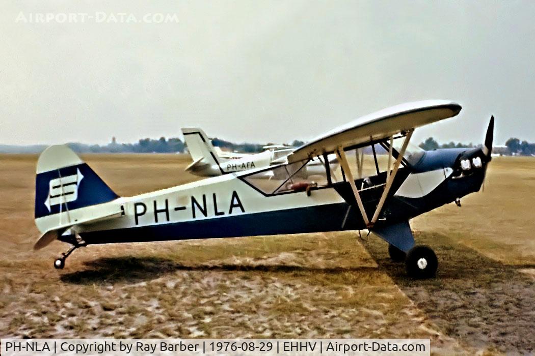 PH-NLA, 1944 Piper L-4J Grasshopper (J3C-65D) C/N 12772, Piper J-3C-65 Cub [12772] Hilversum~PH 29/08/1976.
Image taken from a slide.
