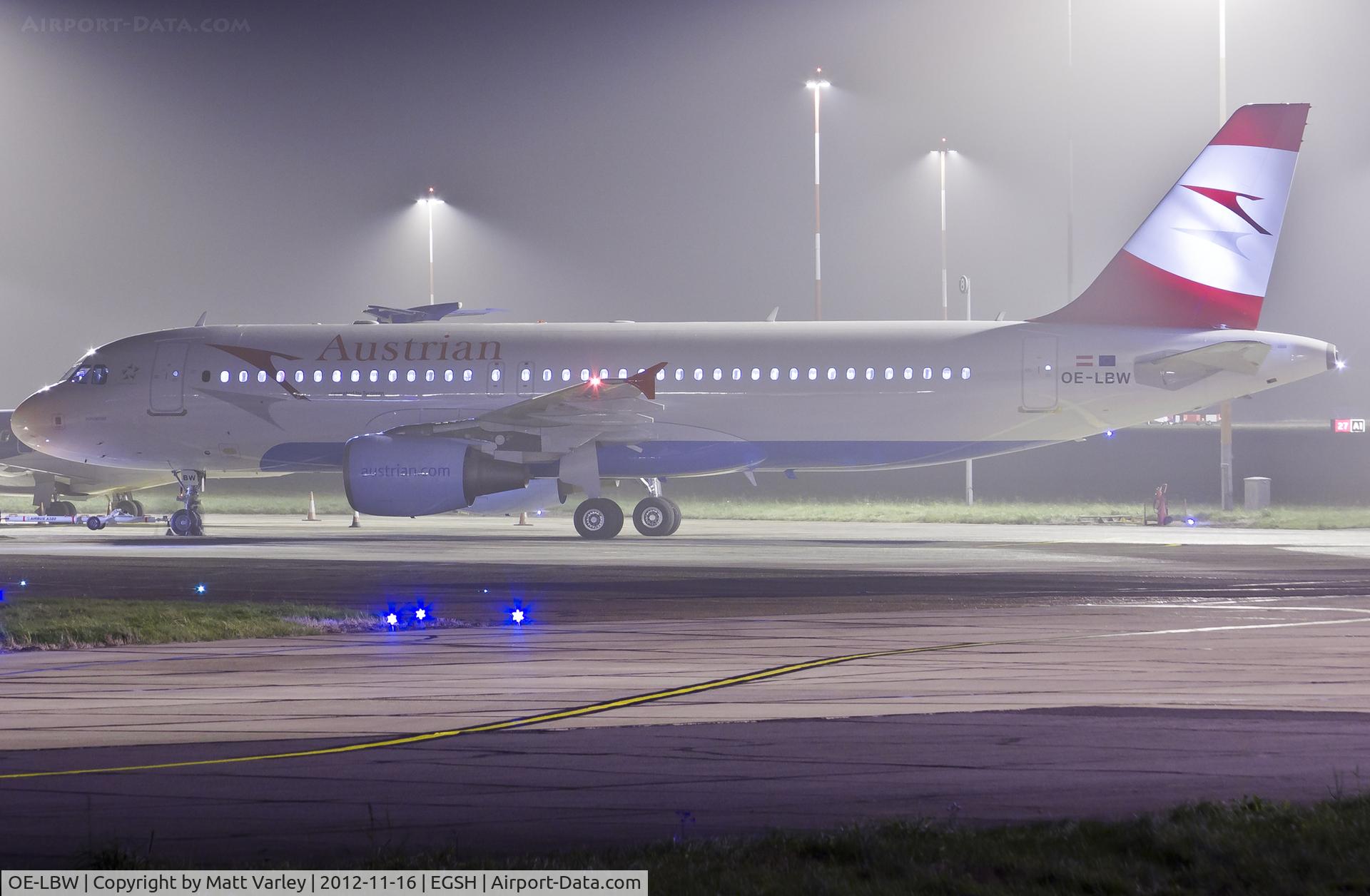 OE-LBW, 2001 Airbus A320-214 C/N 1678, Sat on stand after spray by Air Livery.