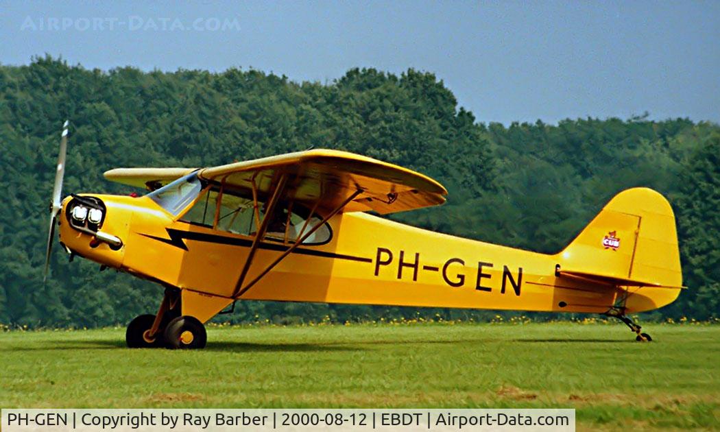 PH-GEN, 1944 Piper L-4J Grasshopper (J3C-65D) C/N 12893, Piper J-3C-90 Cub [12893] Schaffen-Diest~OO 12/08/2000