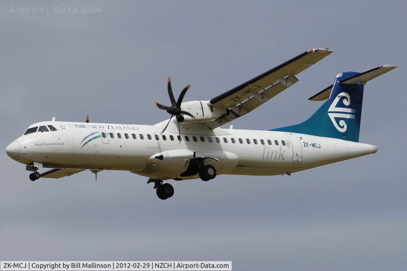 ZK-MCJ, 1999 ATR 72-212A C/N 624, finals to 02