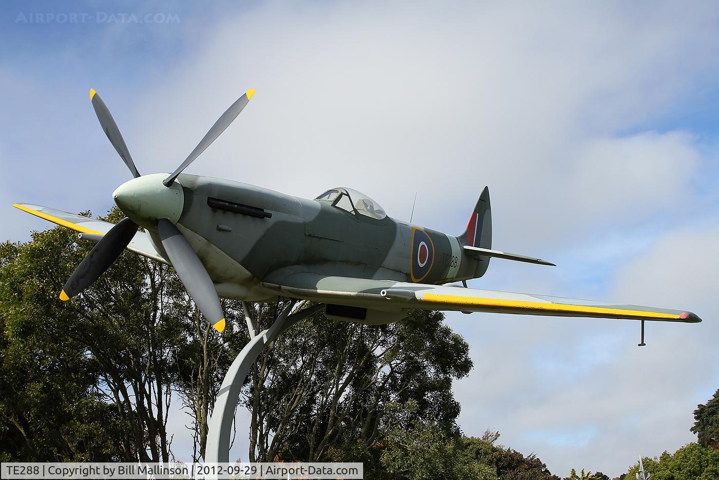 TE288, 2005 Supermarine 361 Spitfire LF.XVIe Replica C/N None (TE288), The original aircraft displayed from 1963 to  1984 was gifted by the British Air Ministry to the Brevert Club (Canterbury) and is now displayed in the R.N.Z.A.F. Museum. In exchange, the R.N.Z.A.F. arranged the manufacture of this replica.