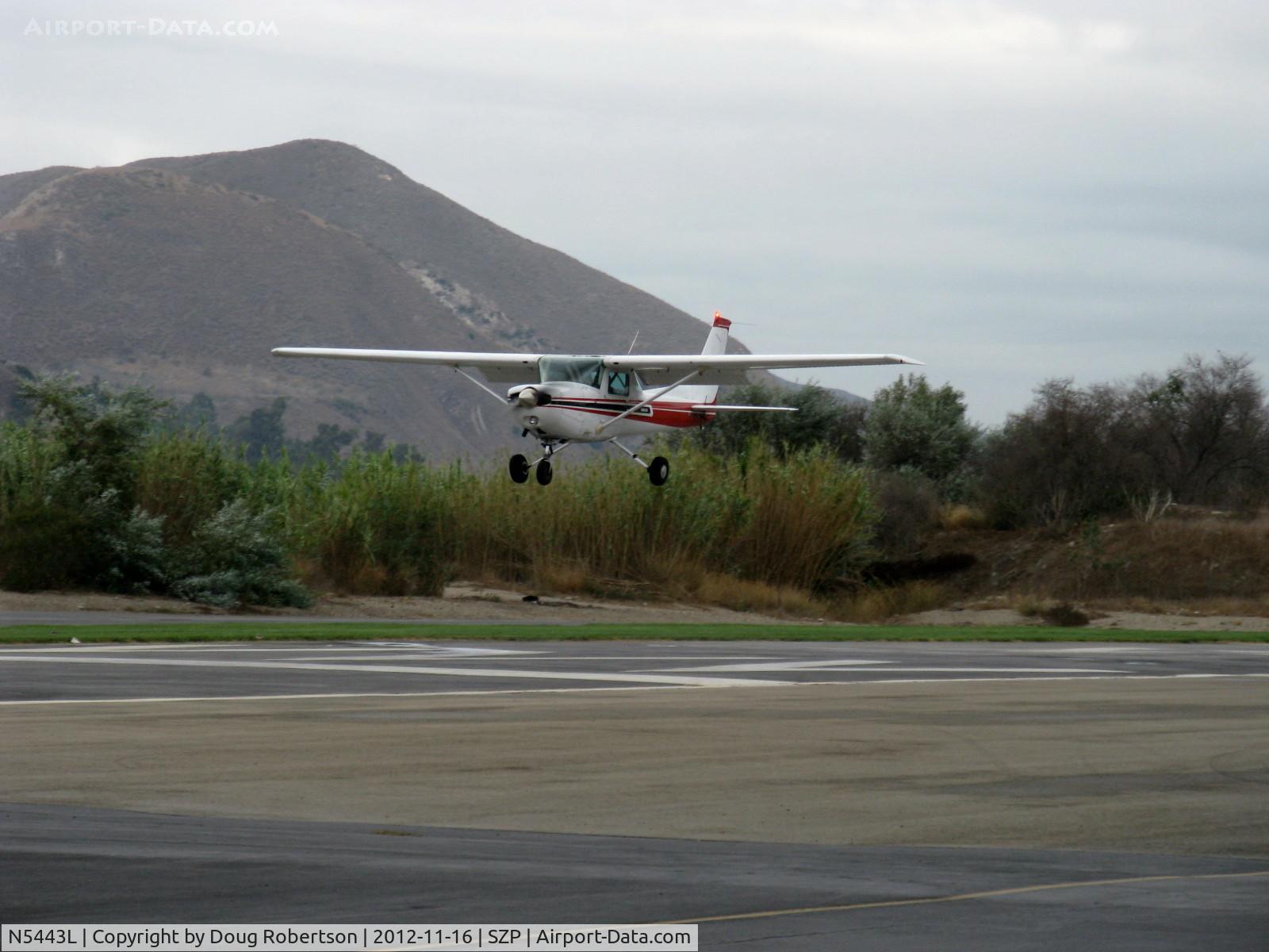 N5443L, 1980 Cessna 152 C/N 15284315, 1980 Cessna 152, Lycoming O-235 115 Hp, on final Rwy 04