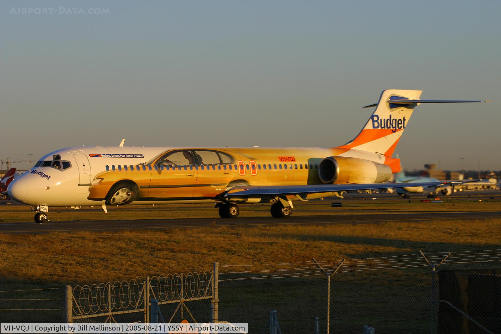VH-VQJ, 2001 Boeing 717-231 C/N 55096, taxiing