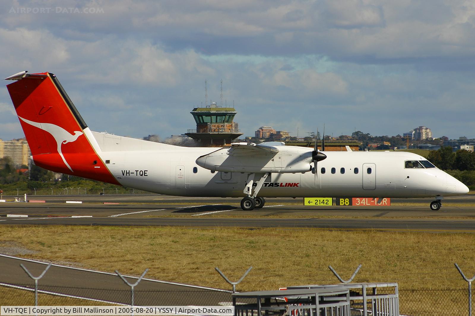 VH-TQE, 2003 De Havilland Canada DHC-8-315 Dash 8 C/N 596, taxiing