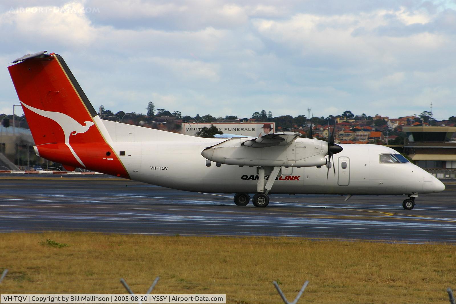 VH-TQV, 1993 De Havilland Canada DHC-8-102 Dash 8 C/N 362, taxiing