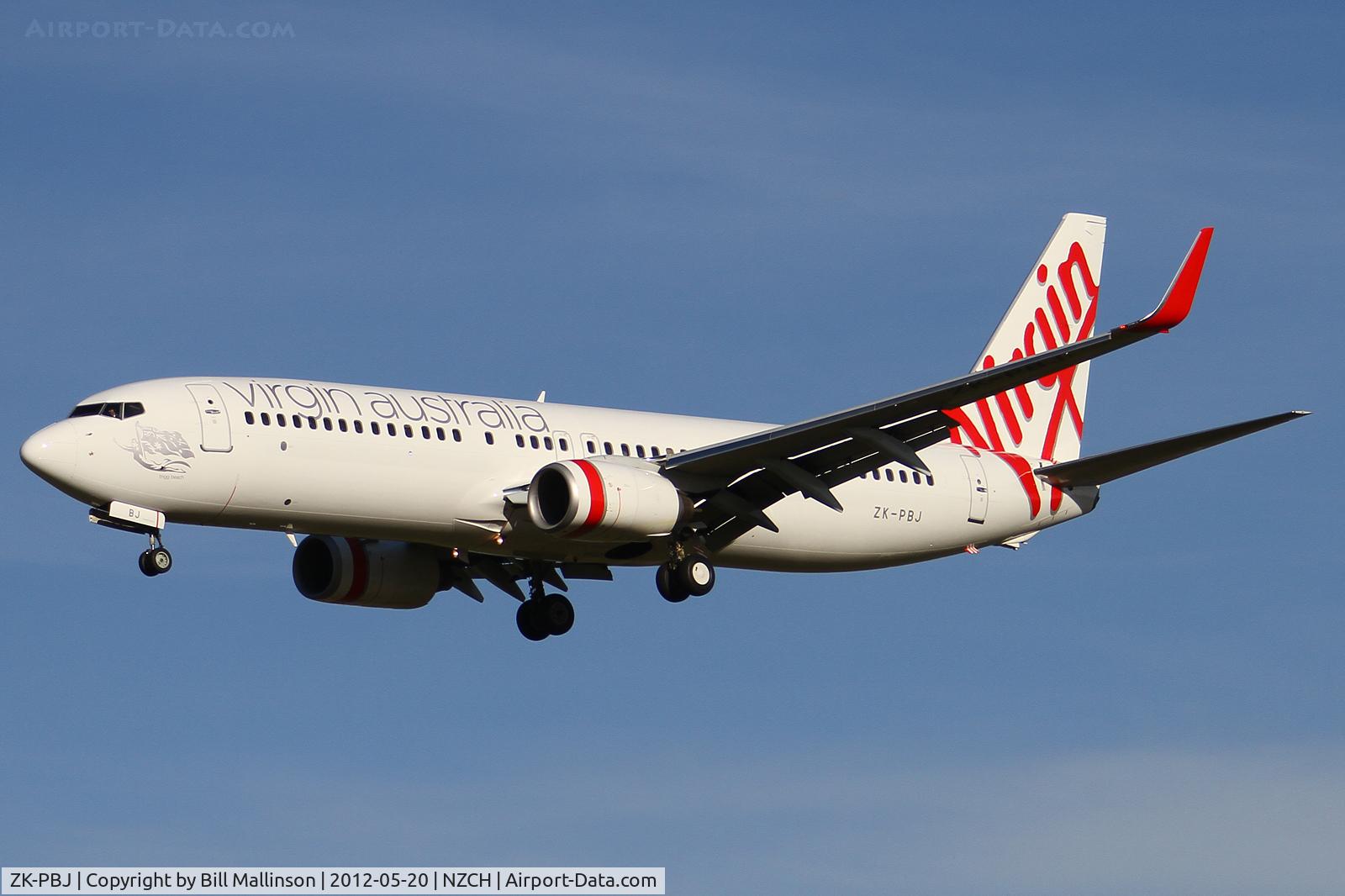 ZK-PBJ, 2004 Boeing 737-8FE C/N 34013, finals to 02