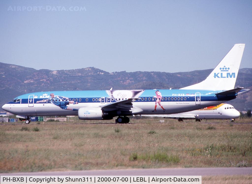 PH-BXB, 1999 Boeing 737-8K2 C/N 29132, Ready for take off rwy 20 in Euro 2004 c/s