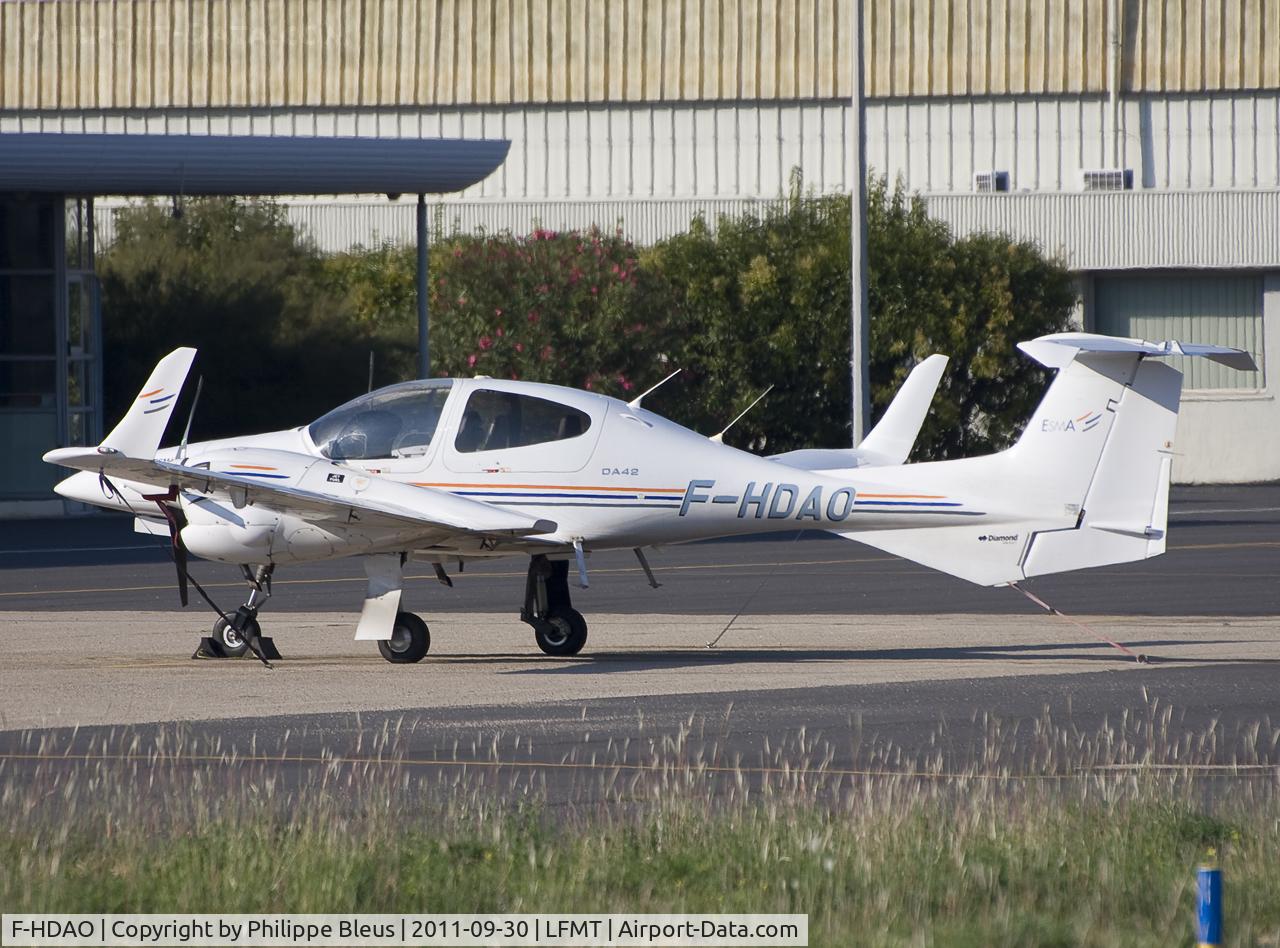 F-HDAO, 2007 Diamond DA-42 Twin Star C/N 42.253, Parking position at the flying school.