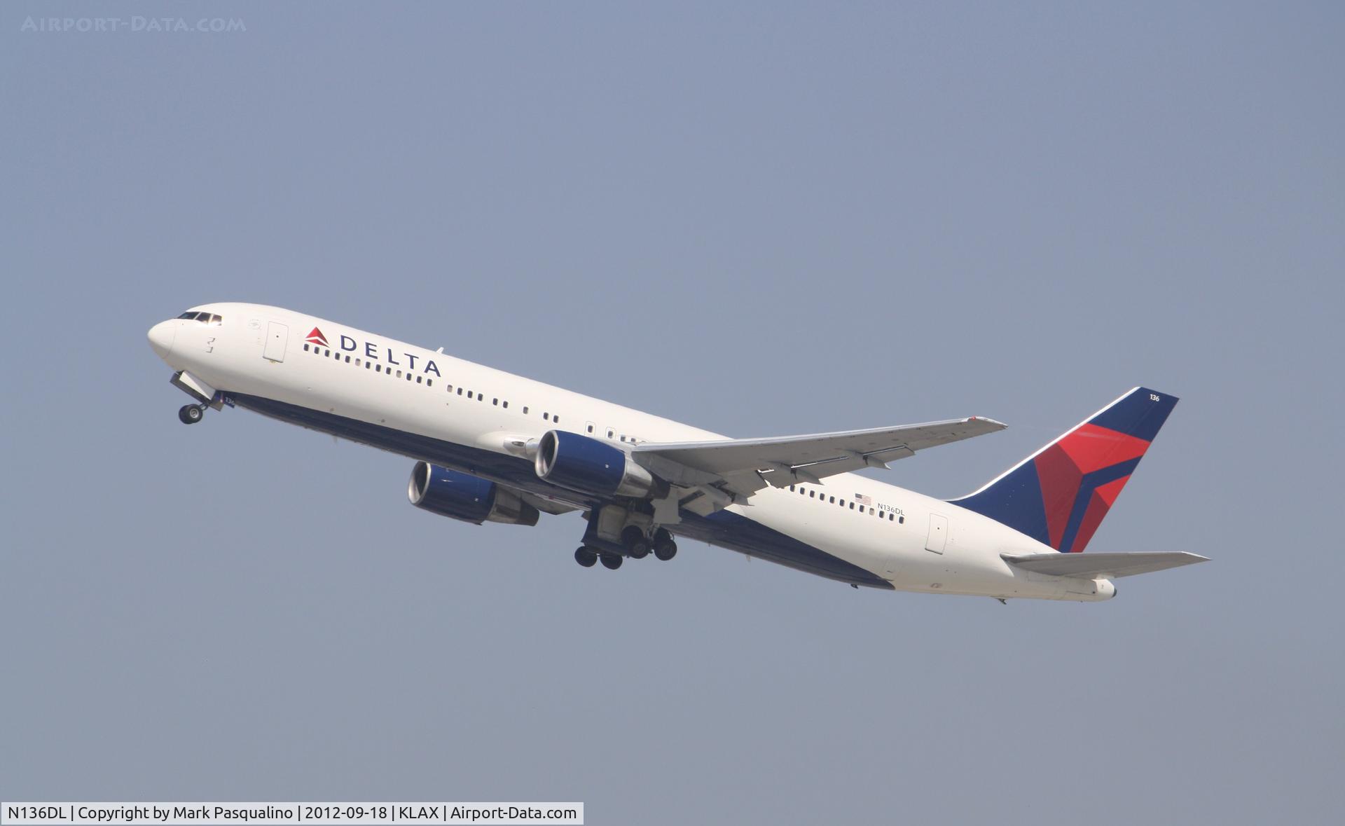 N136DL, 1991 Boeing 767-332 C/N 25146, Boeing 767-300