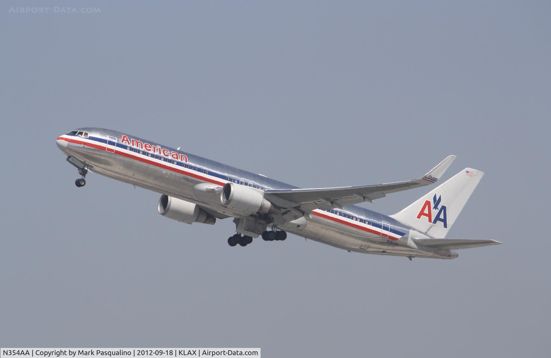 N354AA, 1988 Boeing 767-323 C/N 24035, Boeing 767-200