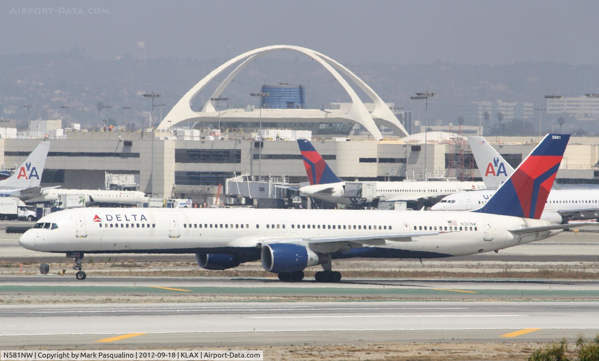 N581NW, 2002 Boeing 757-351 C/N 32982, Boeing 757-300