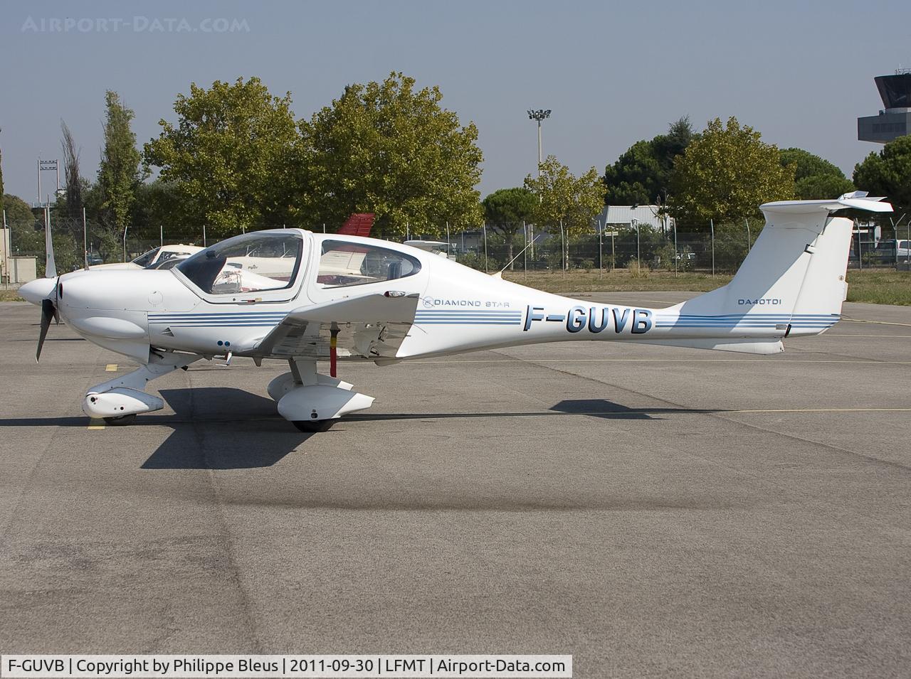 F-GUVB, 2003 Diamond DA-40D Diamond Star C/N D4.014, Parking position at the Aéroclub de l'Hérault Languedoc Roussillon.